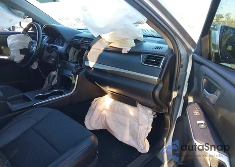 2015 Toyota Camry Se z USA, uszkodzony, nr VIN 4T1BF1FK0FU020526